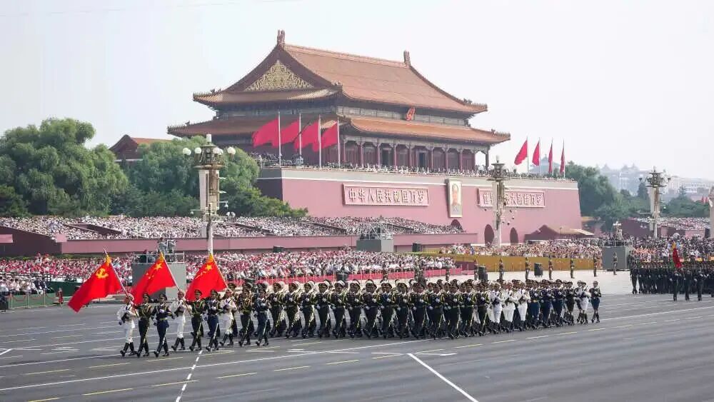 小欖各界滿懷激動(dòng)收看九三閱兵直播