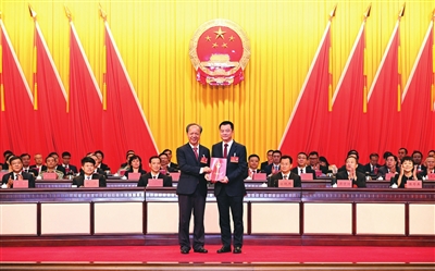 中山市第十六屆人民代表大會(huì)第六次會(huì)議召開(kāi)，尹念紅當(dāng)選中山市人民政府市長(zhǎng)